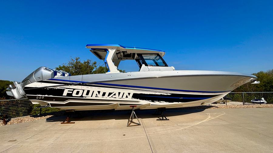 2024 FOUNTAIN 38 SCX on display at the Big Thunder Marine Fall Boat Show
